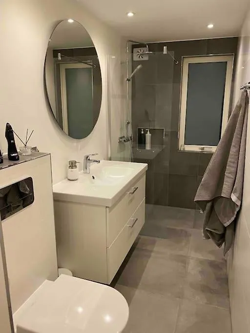 Villa Trevligt Radhus Med Naerhet Till Goeteborg Och Hav Göteborg