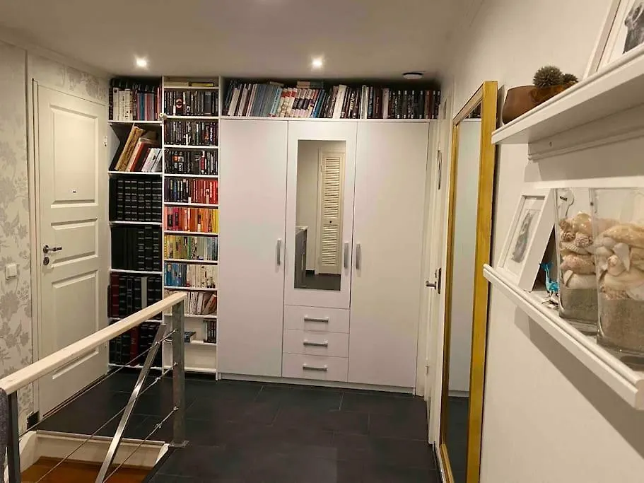 Villa Trevligt Radhus Med Naerhet Till Goeteborg Och Hav Suède