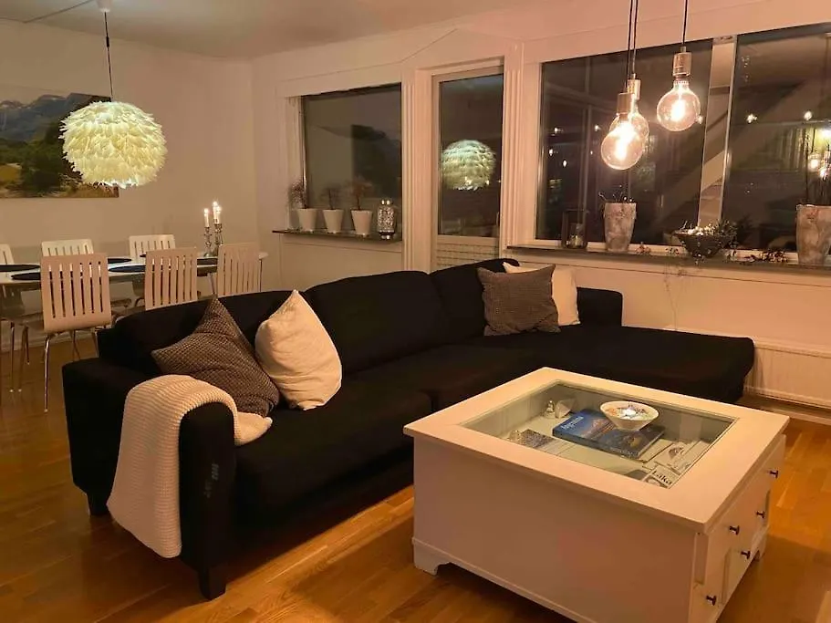 Villa Trevligt Radhus Med Naerhet Till Goeteborg Och Hav Hébergement de vacances Göteborg