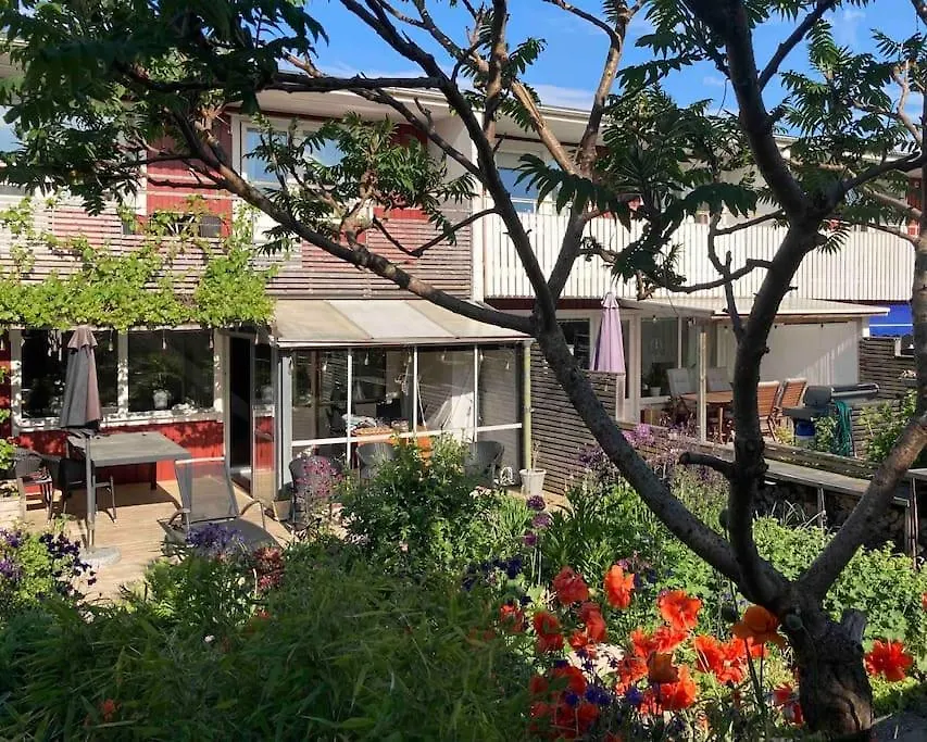 Villa Trevligt Radhus Med Naerhet Till Goeteborg Och Hav